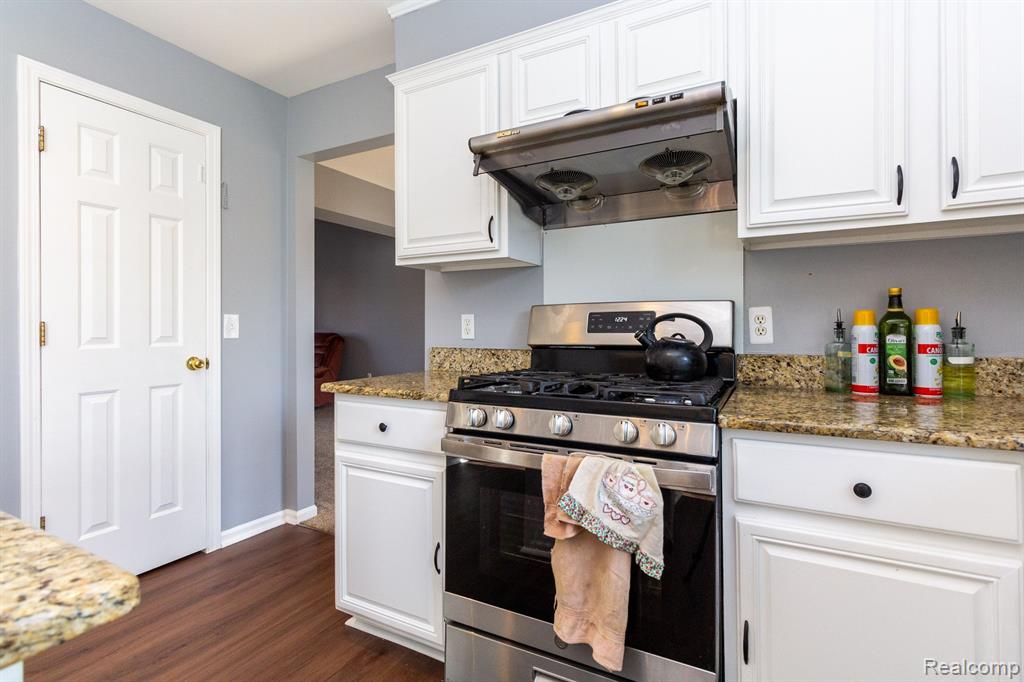 1582 Nadine Rochester Hills, MI 48307 - Photo 17 of 58