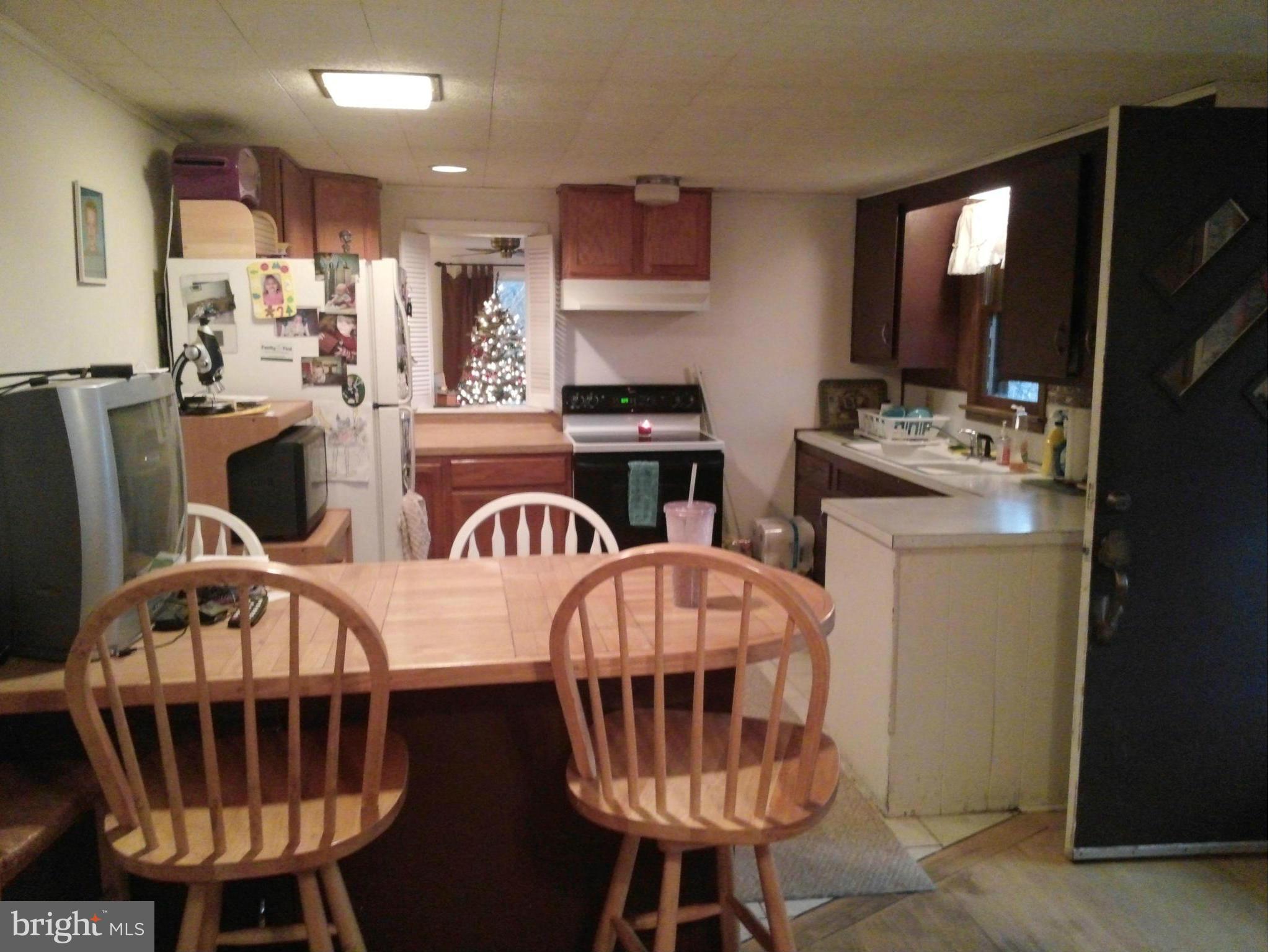 13463 Edgemont Road Smithsburg, MD 21783 - Photo 4 of 10 Kitchen