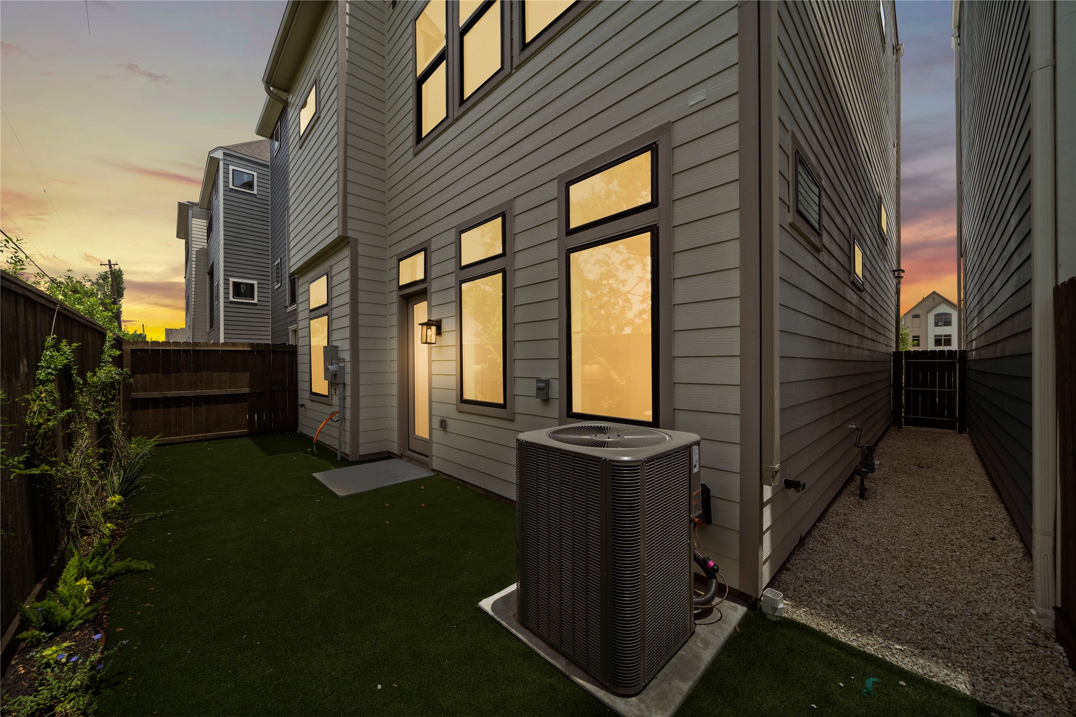 1705 Bologna Lane Houston, TX 77055 - Photo 21 of 43 front view of a house with a yard