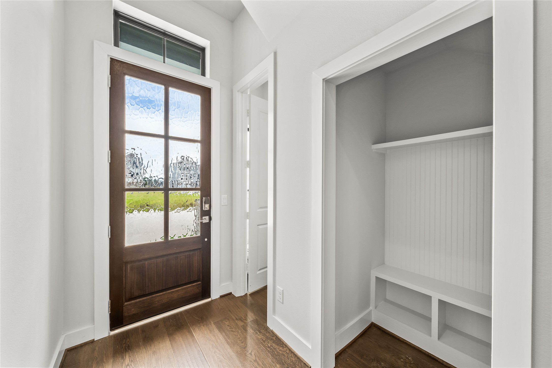 1705 Bologna Lane Houston, TX 77055 - Photo 22 of 43 a view of walk in closet with window