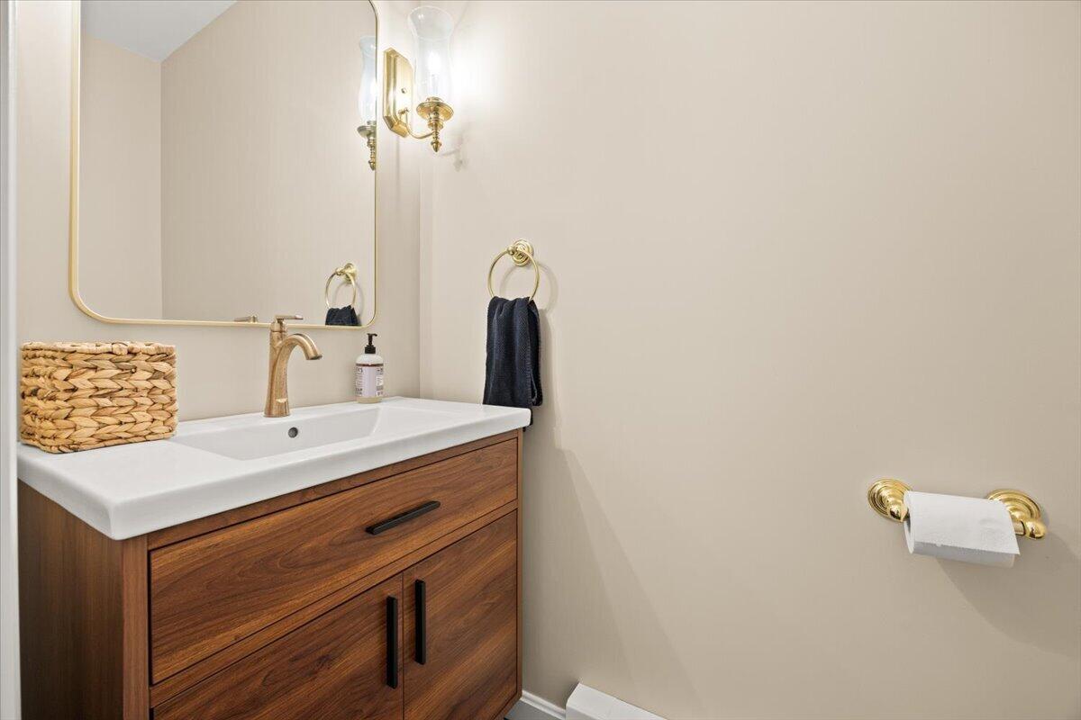 2 Boulder Road Cataumet, MA 02534 - Photo 17 of 46 06-0018_Boulder
