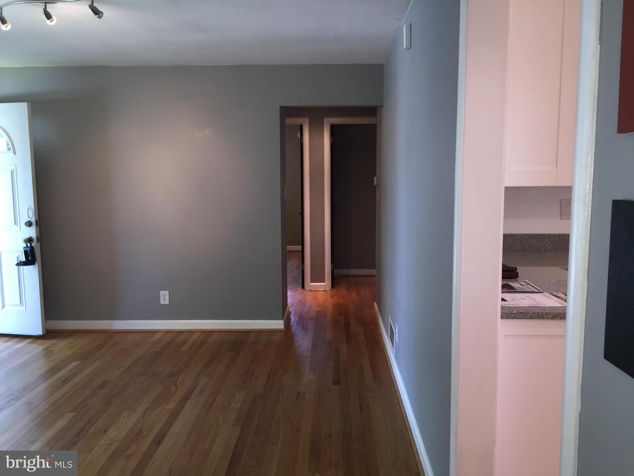 12600 Goodhill Road Silver Spring, MD 20906 - Photo 5 of 24 Living Room