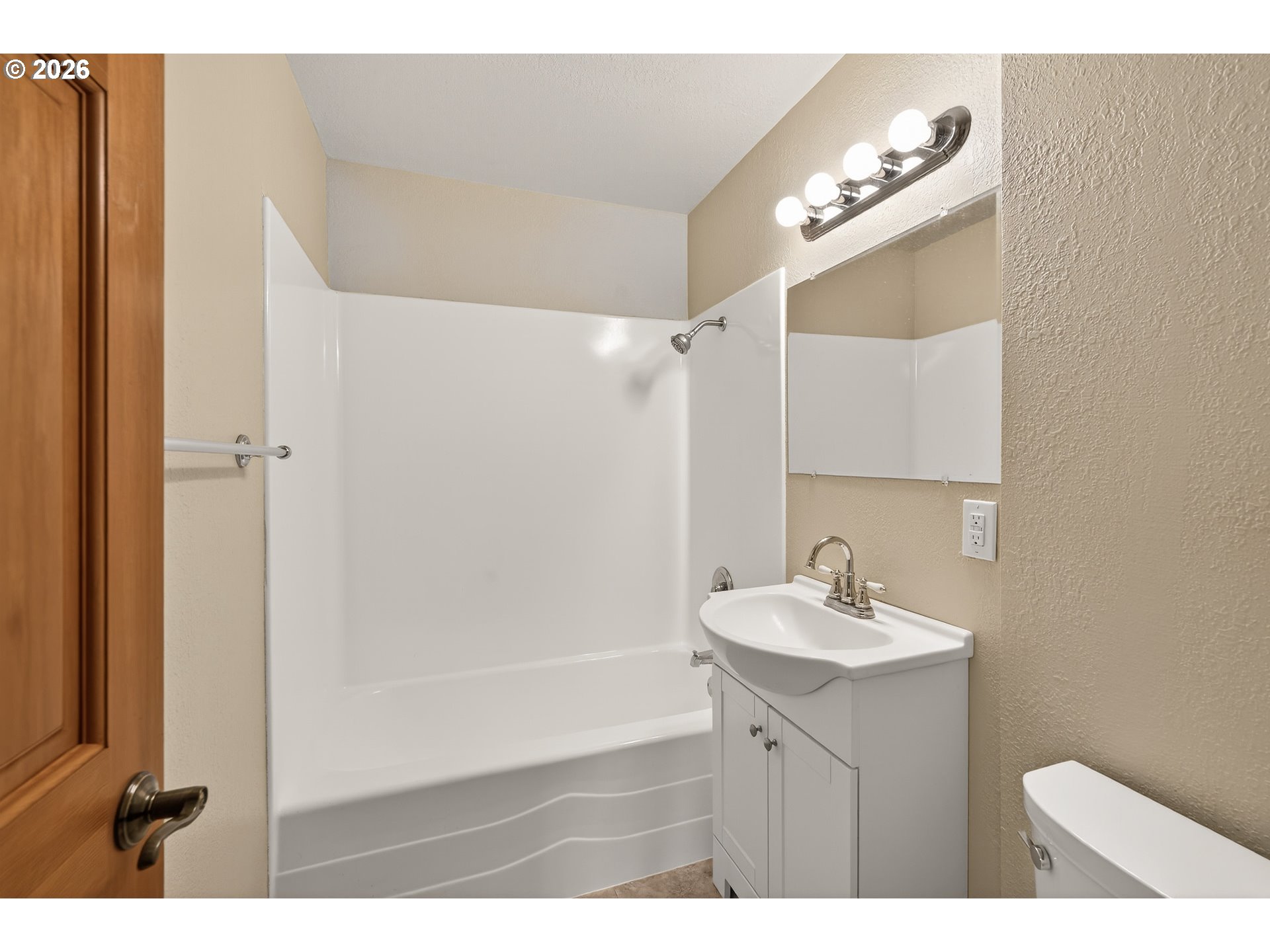 15090 Southeast Woodland Heights Road Amity, OR 97101 - Photo 24 of 48 Bathroom, Attached
