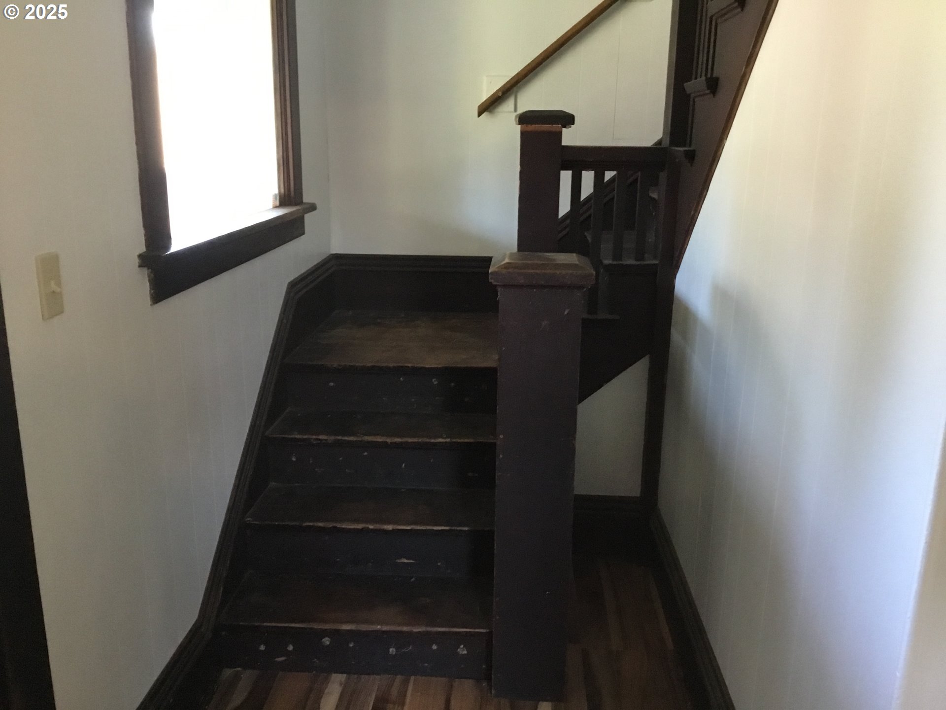 2517 Liberty Street North Bend, OR 97459 - Photo 16 of 42 a view of entryway