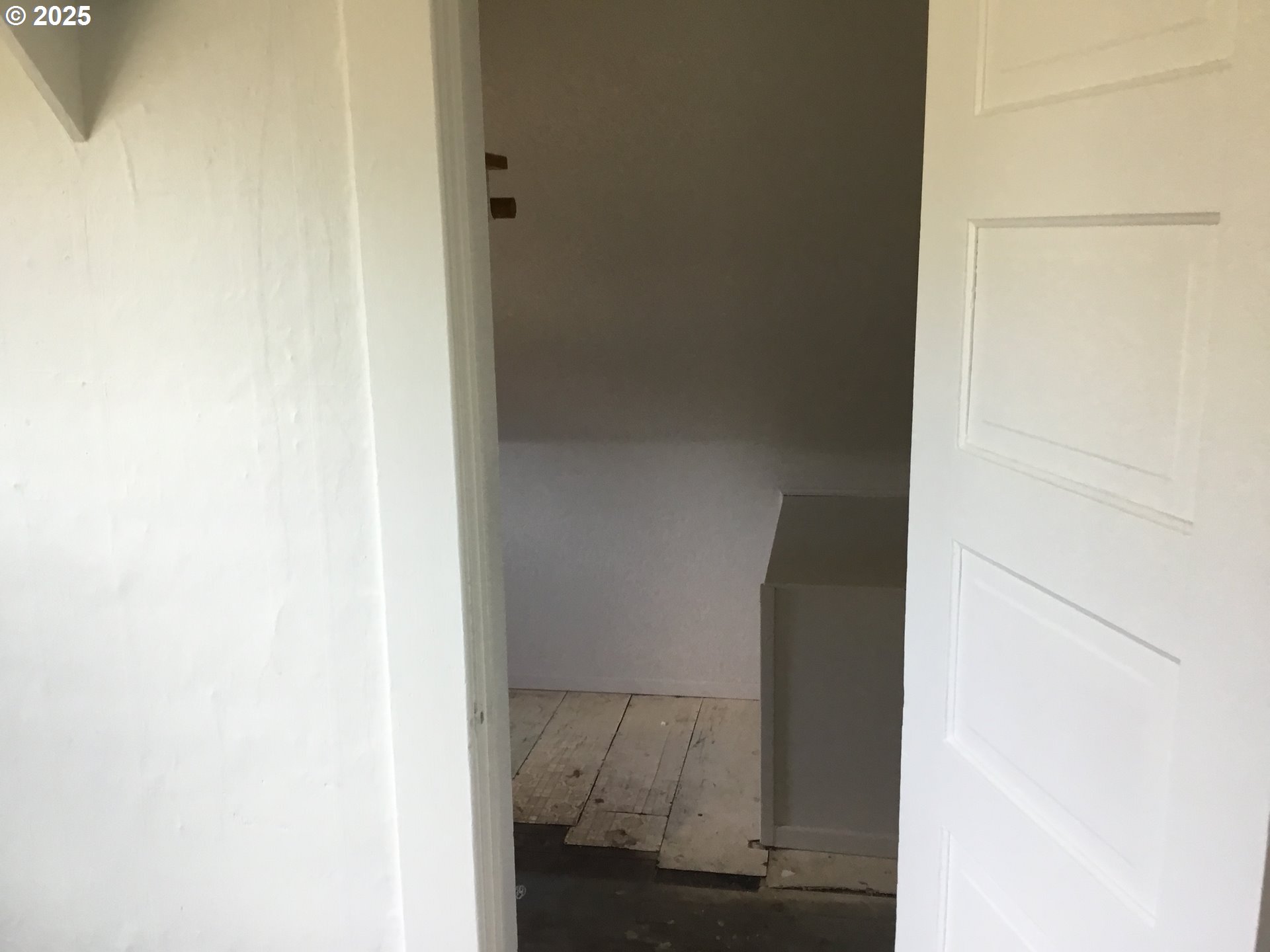 2517 Liberty Street North Bend, OR 97459 - Photo 21 of 42 a view of walk in closet