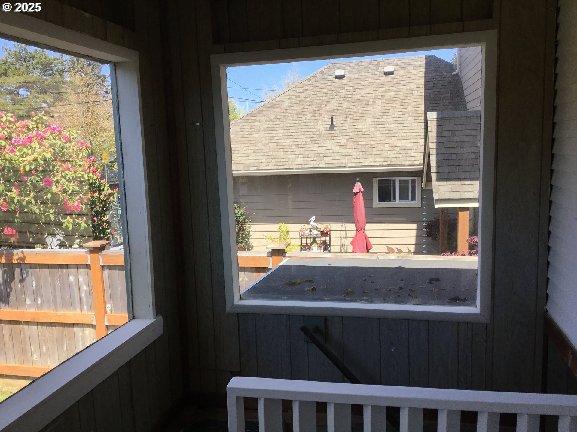 2517 Liberty Street North Bend, OR 97459 - Photo 38 of 42 a room view with a window