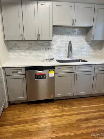 $1,800 | 2018 James Street, Unit 2, Syracuse, NY 13206