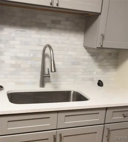 $1,800 | 2018 James Street, Unit 2, Syracuse, NY 13206