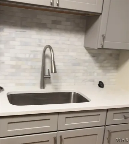 $2,000 | 2018 James Street, Syracuse, NY 13206