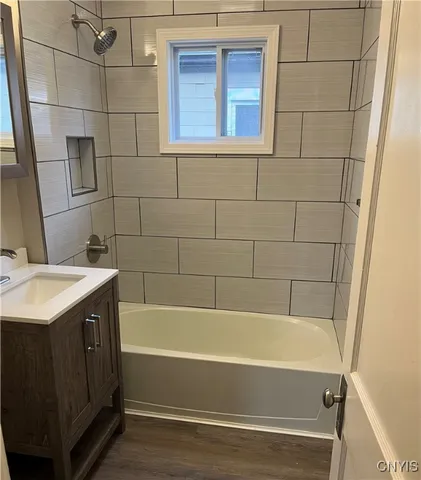 $2,000 | 2018 James Street, Syracuse, NY 13206