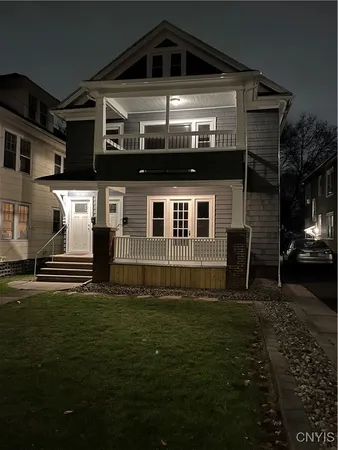 $1,800 | 2018 James Street, Unit 2, Syracuse, NY 13206