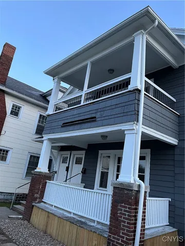 $1,800 | 2018 James Street, Unit 2, Syracuse, NY 13206