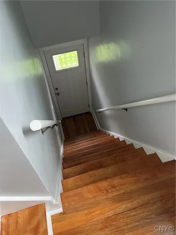 $1,800 | 2018 James Street, Unit 2, Syracuse, NY 13206