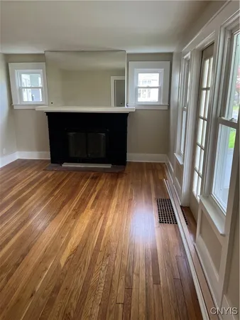$1,800 | 2018 James Street, Unit 2, Syracuse, NY 13206
