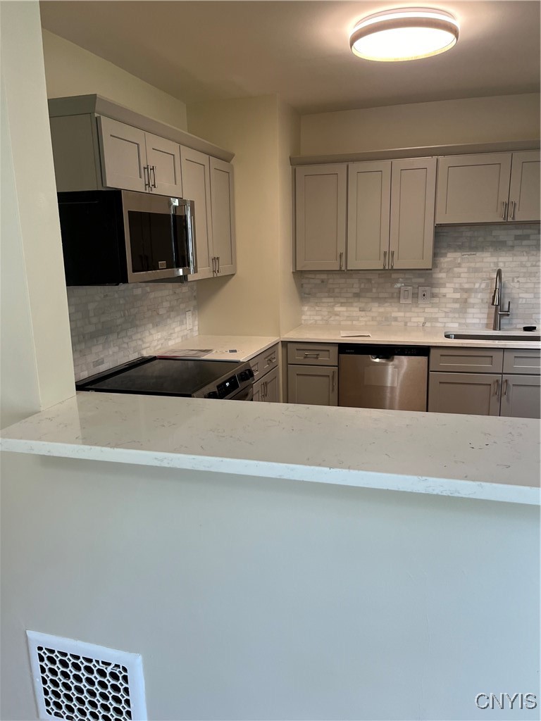 2018 James Street, Unit 2 Syracuse, NY 13206 - Photo 9 of 30