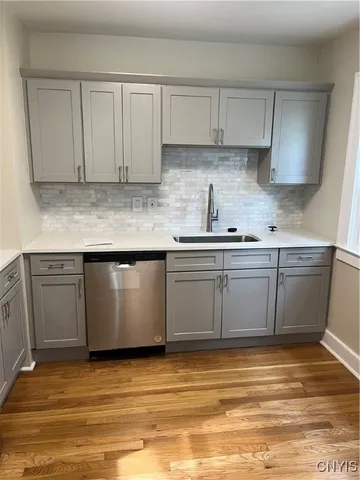 $1,895 | 2018 James Street, Syracuse, NY 13206