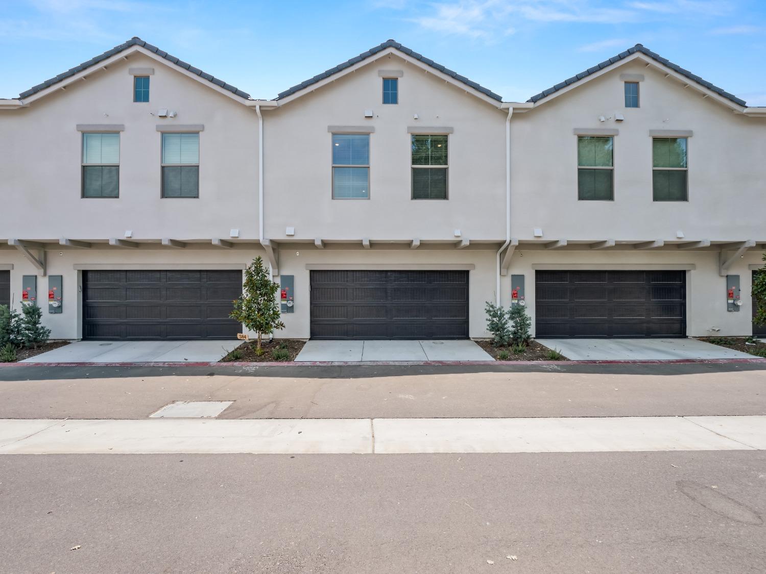 588 West Balsam Lane Clovis, CA 93611 - Photo 16 of 19