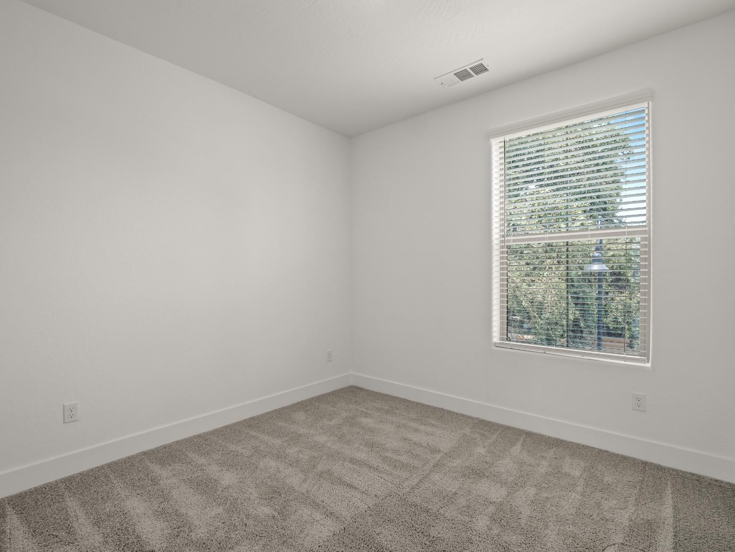 588 West Balsam Lane Clovis, CA 93611 - Photo 9 of 19