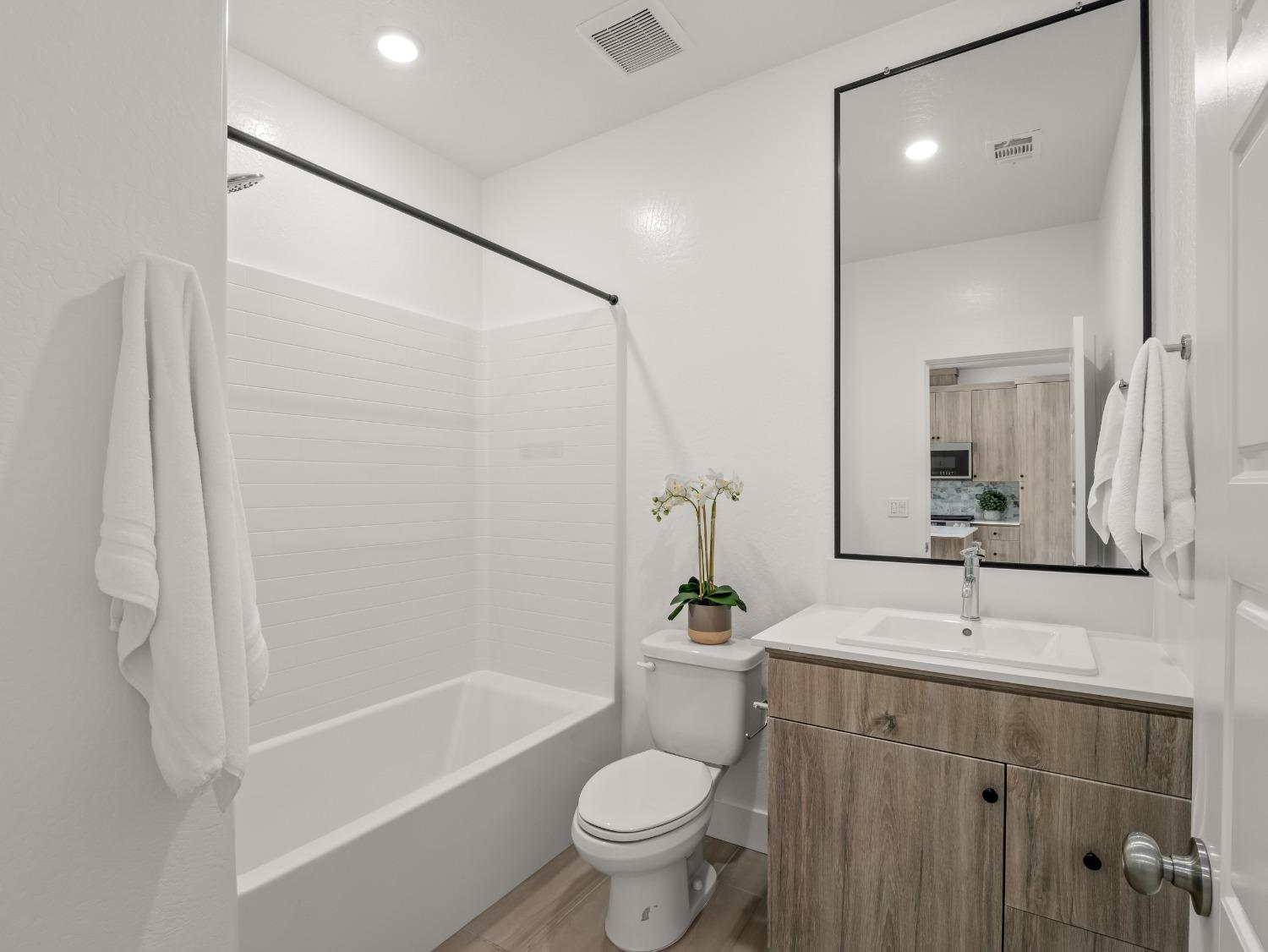 588 West Balsam Lane Clovis, CA 93611 - Photo 10 of 19