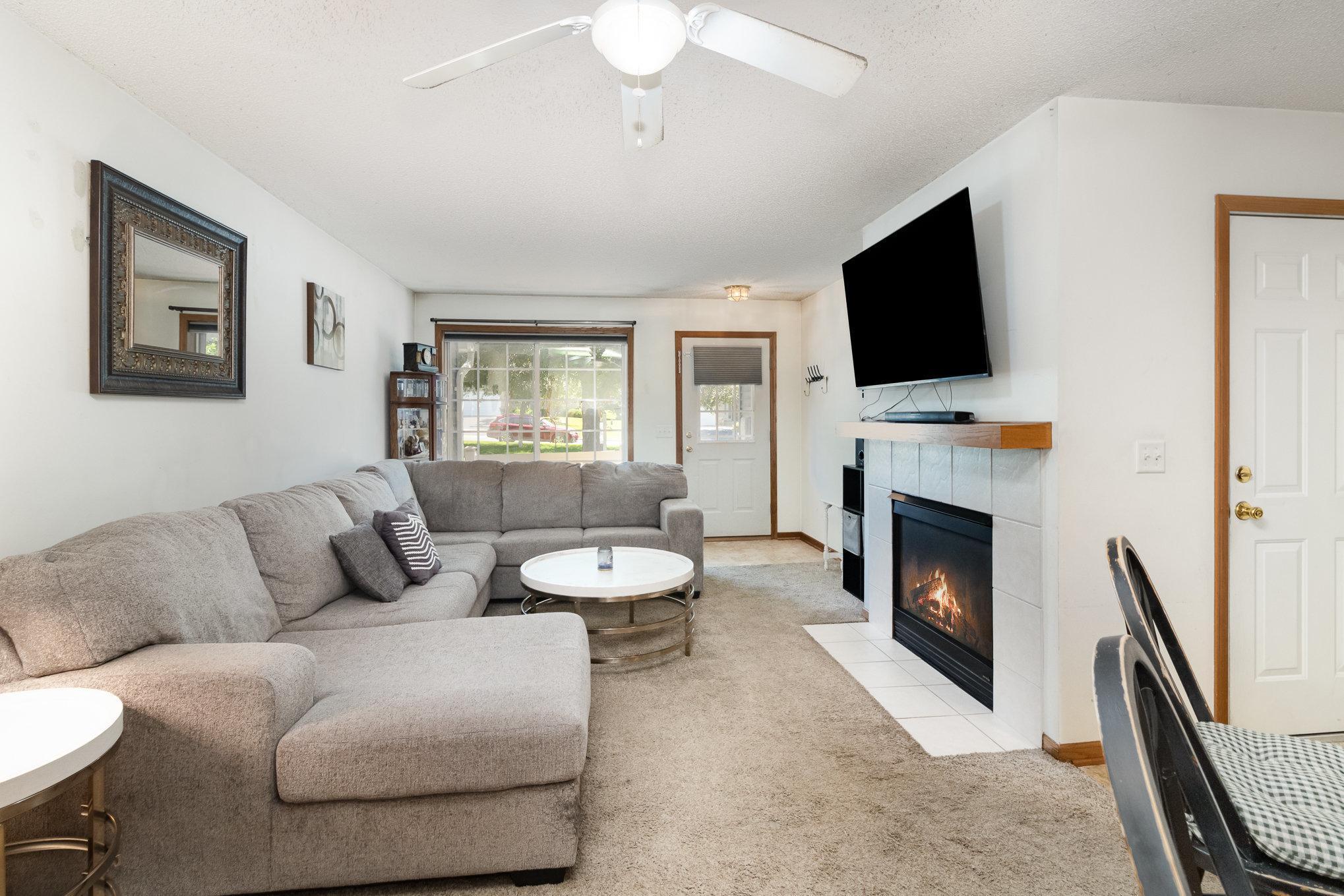 702 Horizon Dr Southeast  