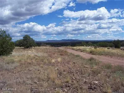 $450,000 | 996 West Couchman's Trail, Unit 204, Ash Fork, AZ 86320