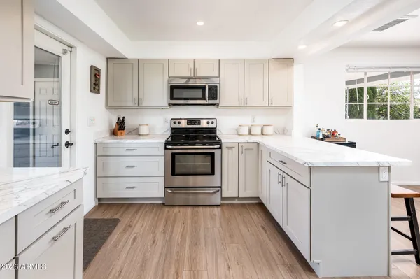 $499,900 | 1726 West Hazelwood Street, Phoenix, AZ 85015