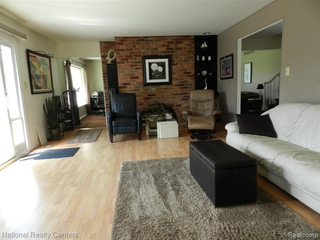 2517 Rambling Way Bloomfield Hills, MI 48302 - Photo 6 of 26 DSCN2181.JPG