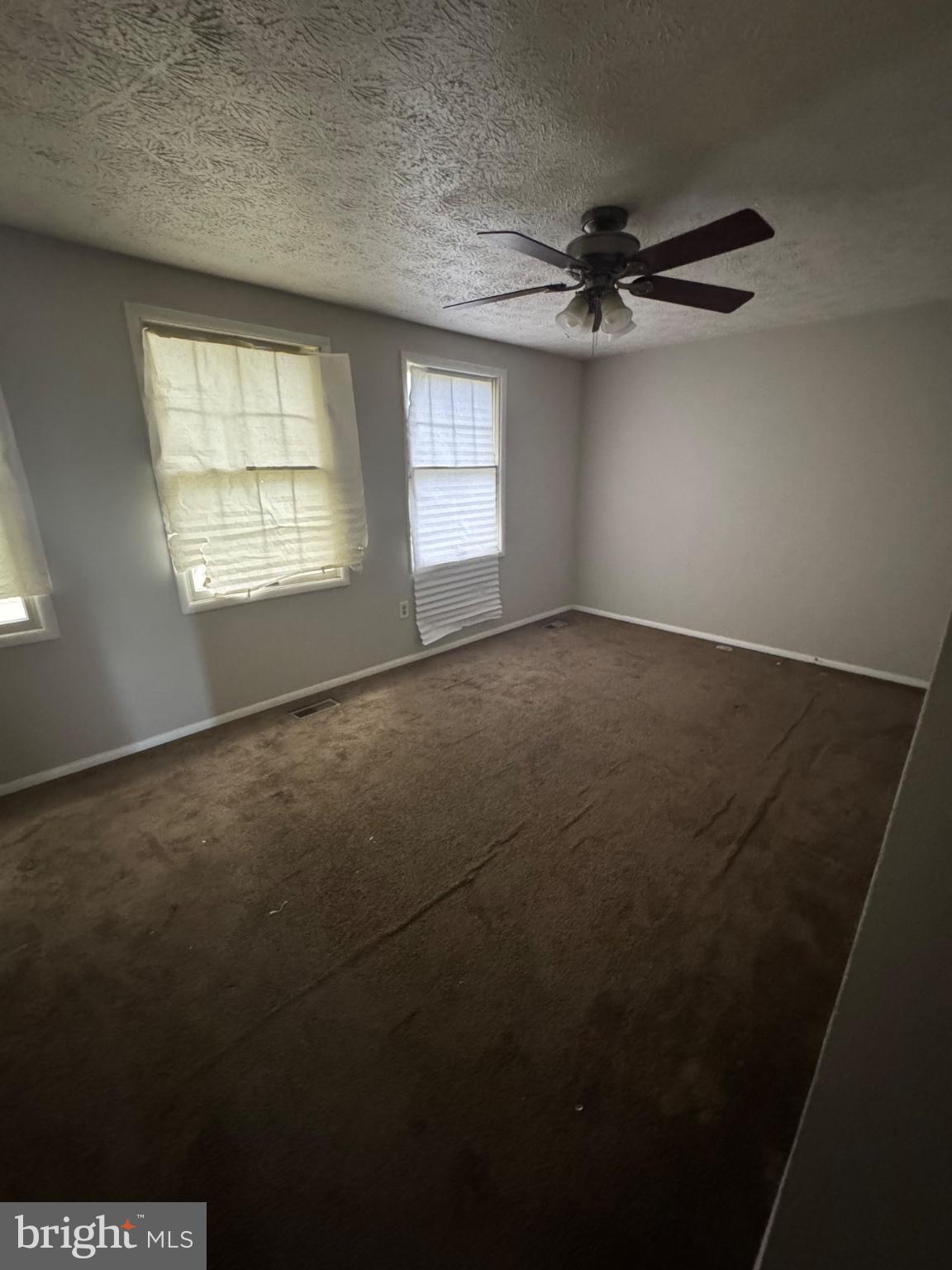 1404 Elm Grove Circle Silver Spring, MD 20905 - Photo 12 of 27 Spacious room with natural light.
