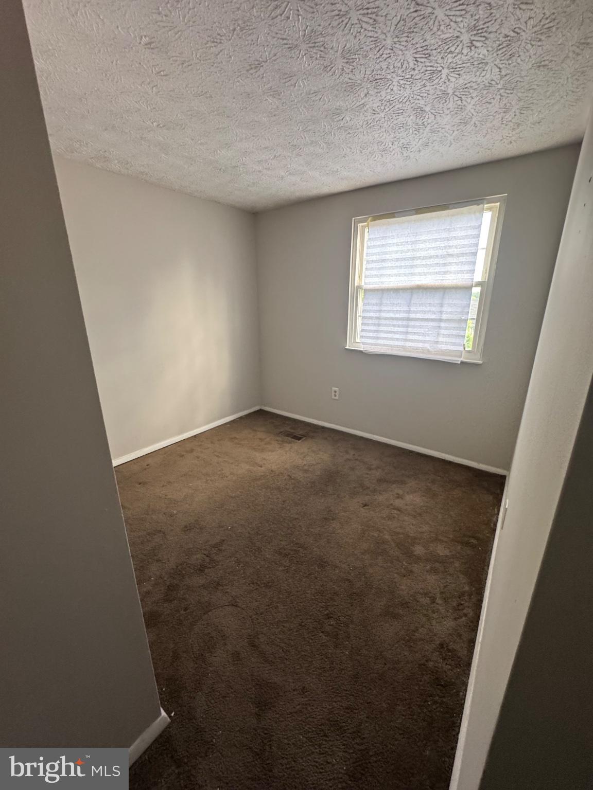 1404 Elm Grove Circle Silver Spring, MD 20905 - Photo 17 of 27 Bright and inviting blank canvas room.