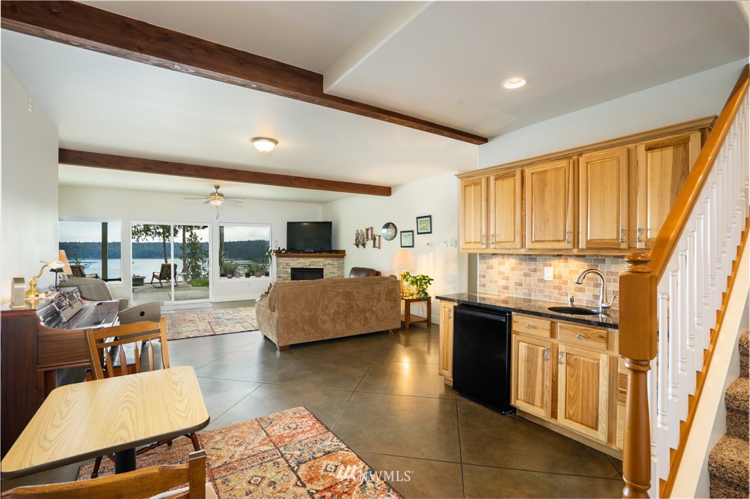 13995 Gibralter Road Anacortes, WA 98221 - Photo 14 of 25 Gallery Image 14