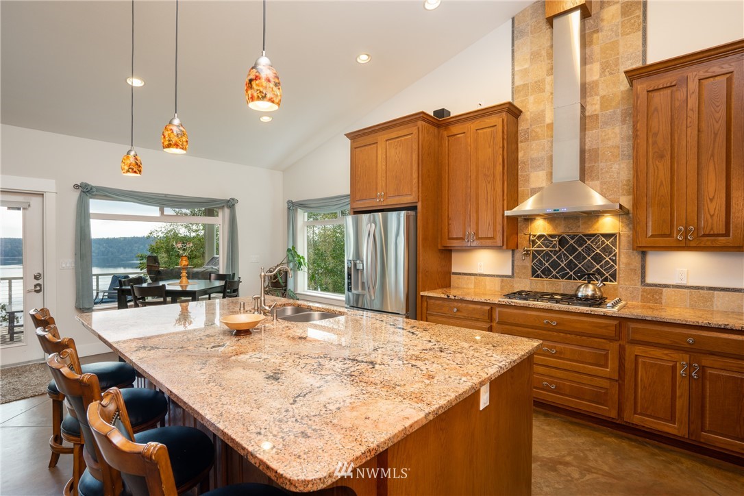 13995 Gibralter Road Anacortes, WA 98221 - Photo 8 of 25 Gallery Image 8