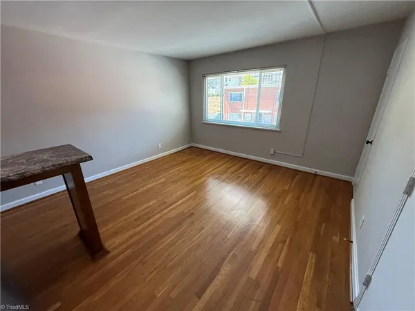 $745 | 1900 Queen Street, Unit B4, Winston-Salem, NC 27103