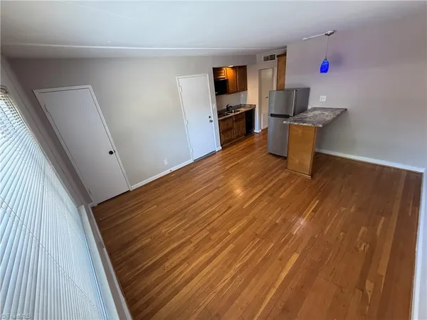 $745 | 1900 Queen Street, Unit B4, Winston-Salem, NC 27103