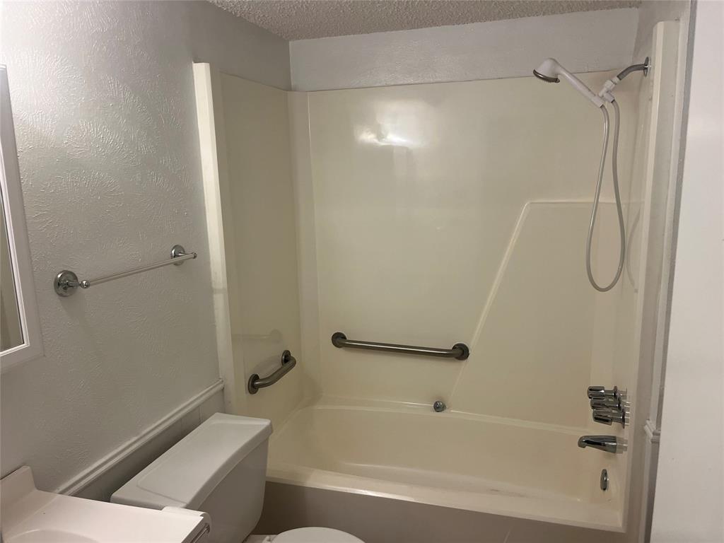 316 East White Street Pilot Point, TX 76258 - Photo 8 of 8