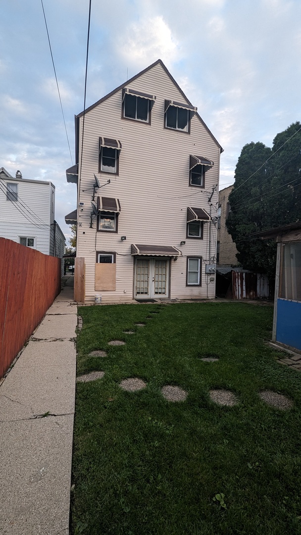 3922 North Bernard Street Chicago, IL 60618 - Photo 9 of 9 a view of a yard in front of house