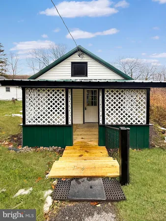 a back yard of a house
