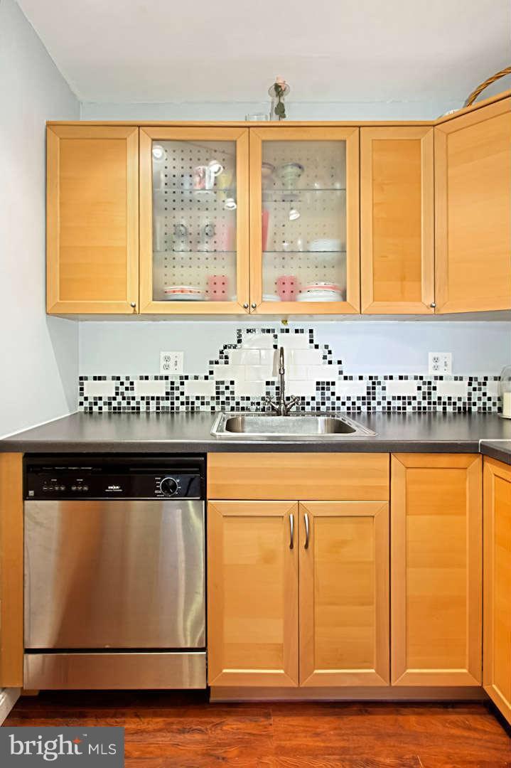 6141 Edsall Road, Unit M Alexandria, VA 22304 - Photo 12 of 19 Kitchen