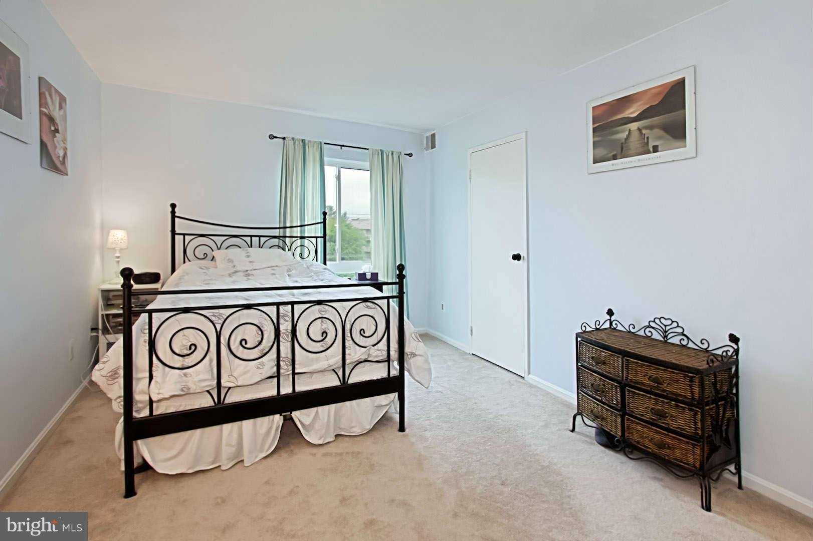 6141 Edsall Road, Unit M Alexandria, VA 22304 - Photo 14 of 19 Bedroom (Master)