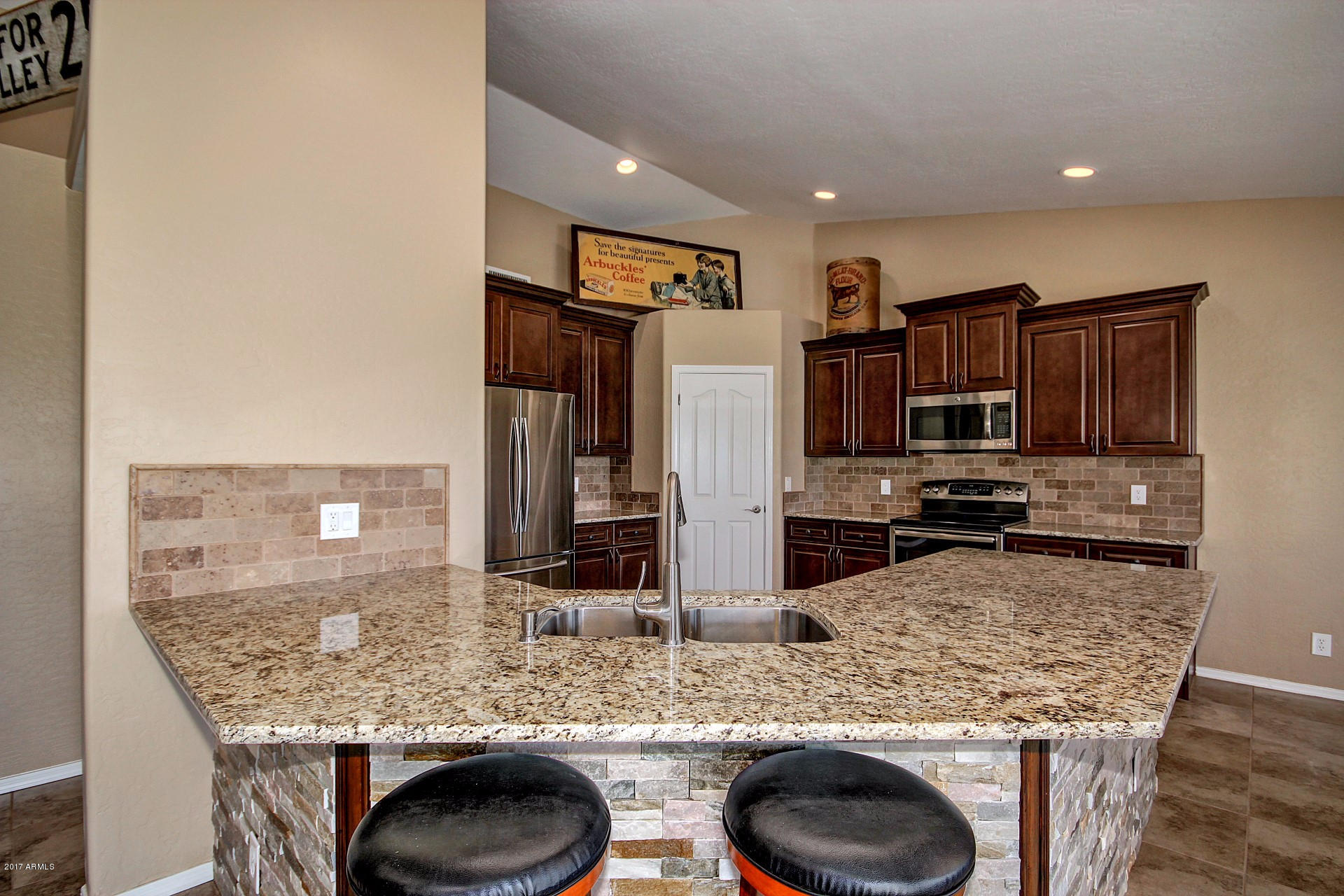 17743 East Brooks Farm Road Gilbert, AZ 85298 - Photo 14 of 69 MAIN HOUSE KITCHEN