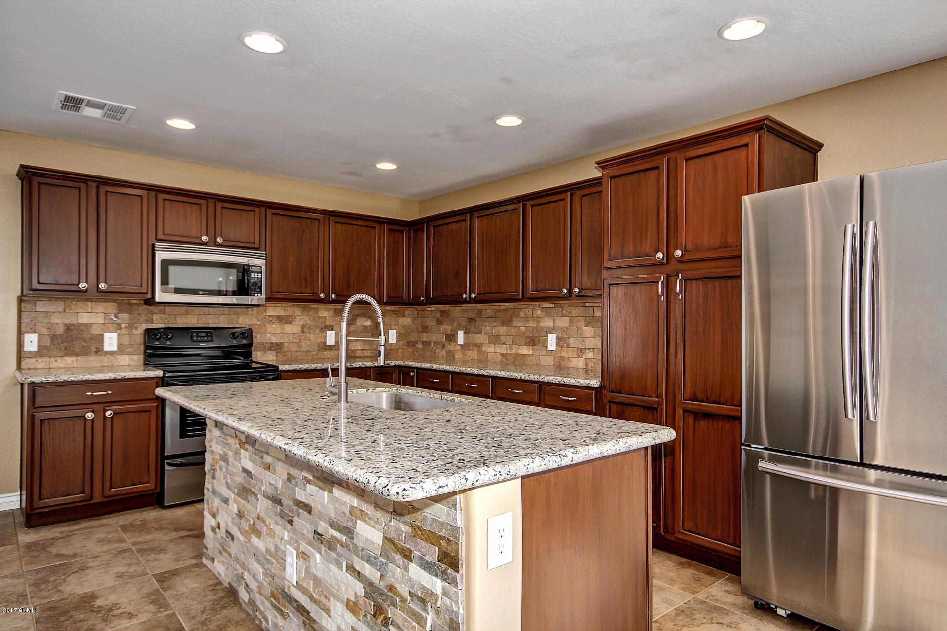 17743 East Brooks Farm Road Gilbert, AZ 85298 - Photo 32 of 69 GUEST HOUSE KITCHEN