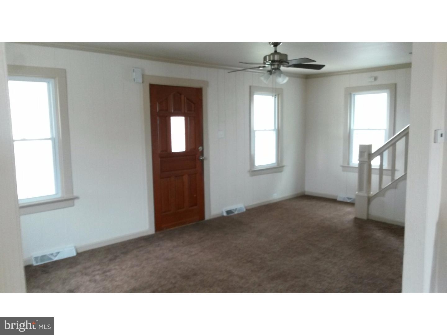 12 Nicholson Road Mount Ephraim, NJ 08059 - Photo 2 of 9 Living Room