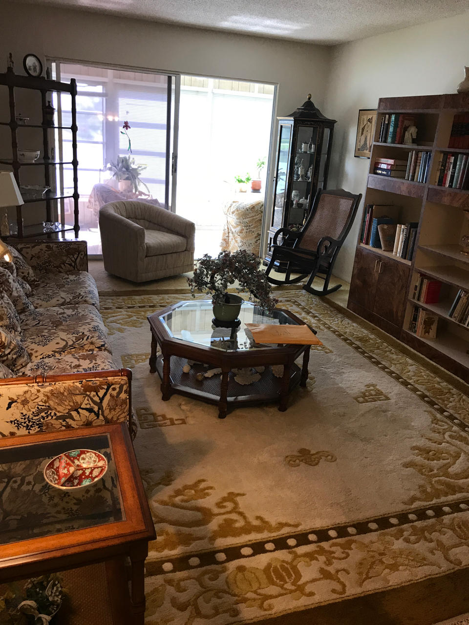 2073 Exeter, Unit E Boca Raton, FL 33434 - Photo 4 of 27 Living Room