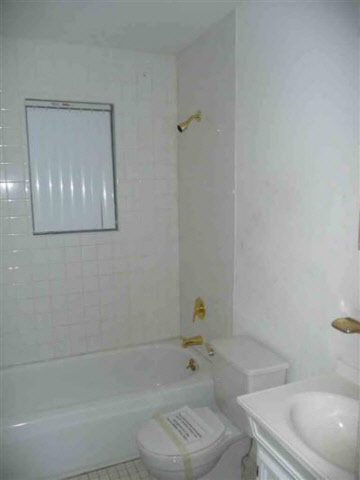 17565 Roxbury Avenue Southfield, MI 48075 - Photo 4 of 5 20153766-3.JPG