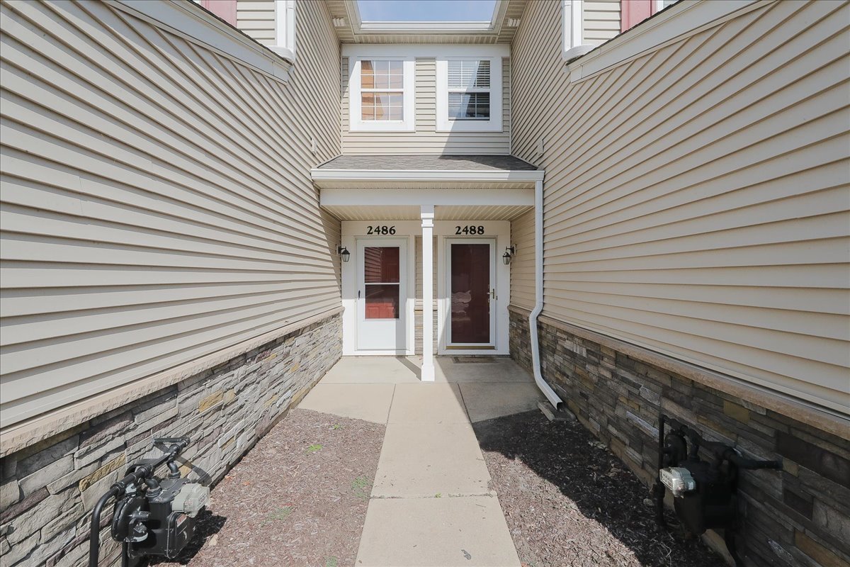 2486 Golf Ridge Circle Naperville, IL 60563 - Photo 2 of 25