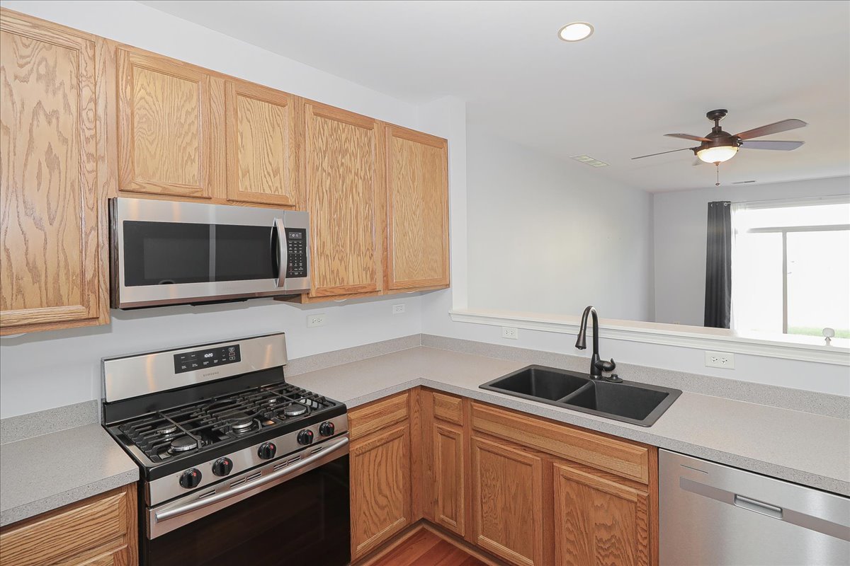 2486 Golf Ridge Circle Naperville, IL 60563 - Photo 4 of 25