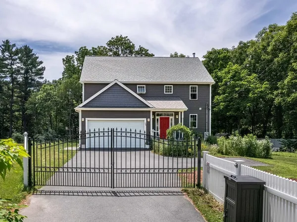 $1,050,000 | 35 Milford Street, Medway, MA 02053