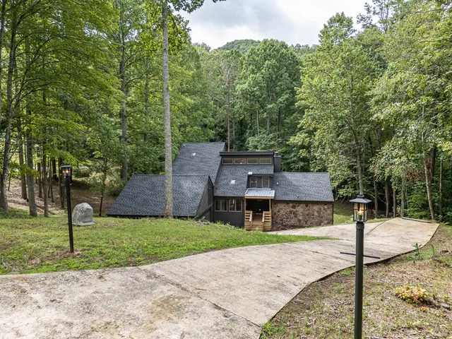$499,000 | 319 Woodside Acres Drive, Murphy, NC 28906