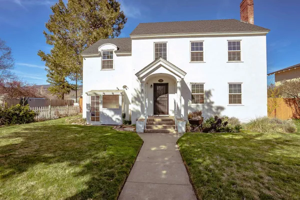 $298,500 | 1501 4th Street, Susanville, CA 96130