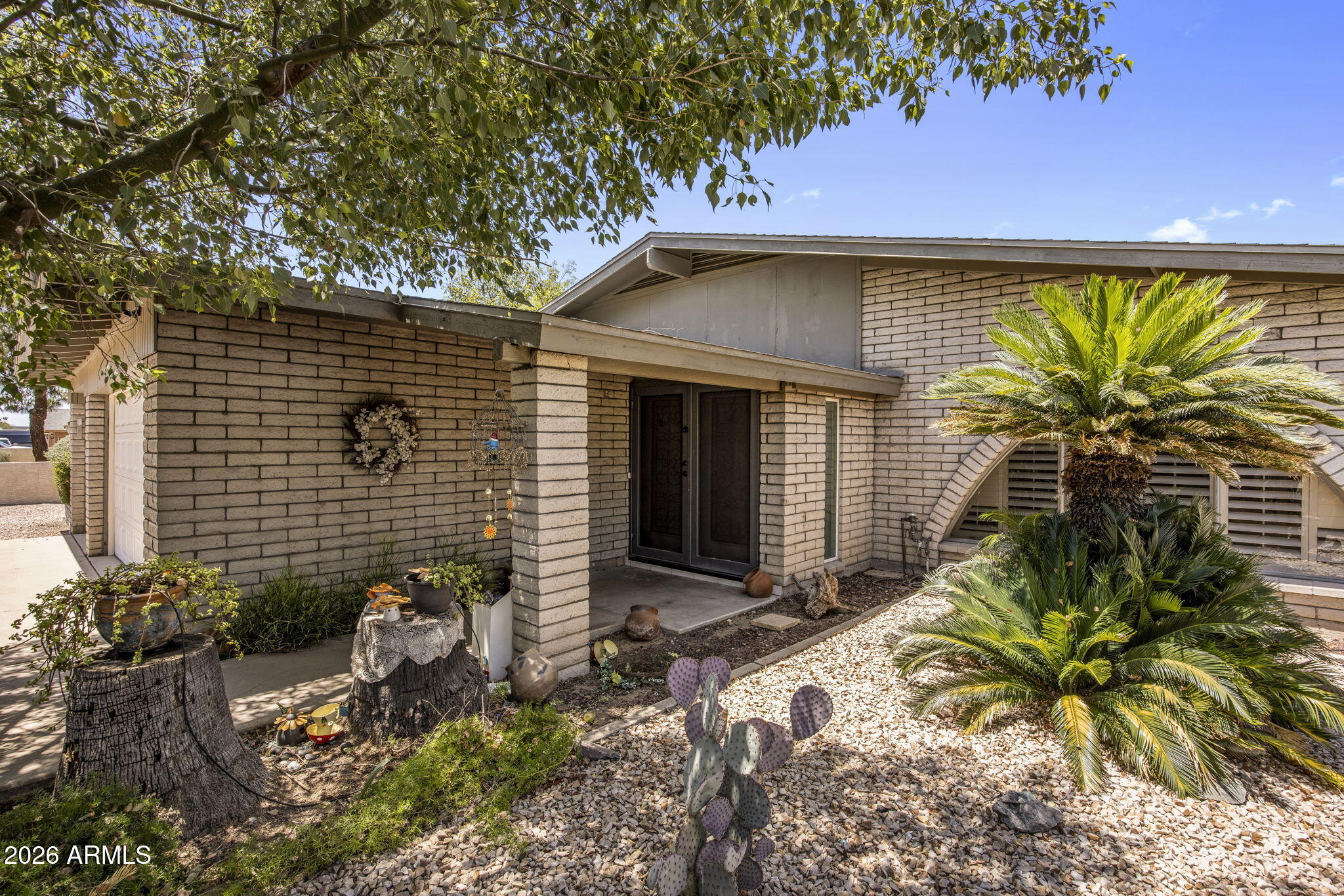 52 West Thunderbird Road Phoenix, AZ 85023 - Photo 1 of 38