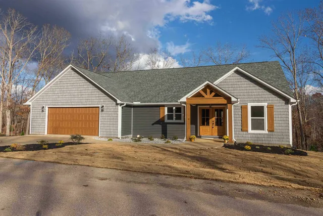 $374,500 | 1130 Twin View Circle, Selmer, TN 38375